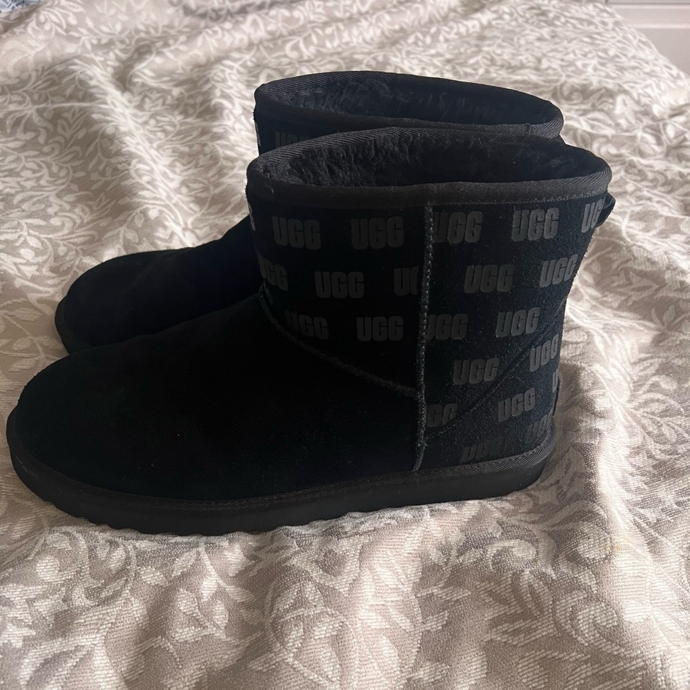 Classic Mini II Ugg Print Black